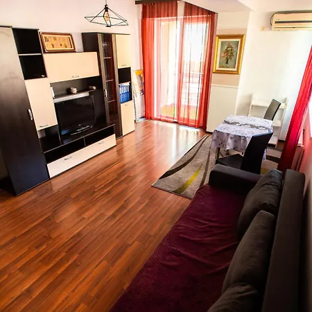 Sunset Breeze Summerland Apartment *